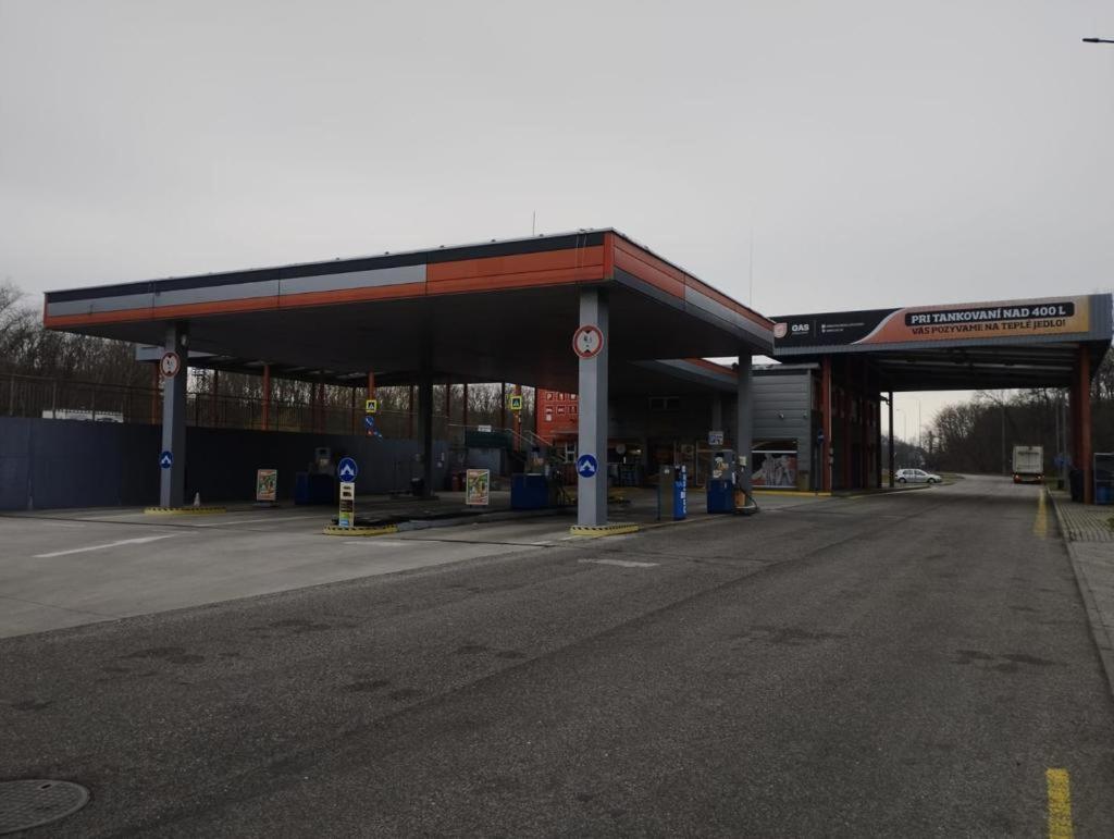 Gas Truck Centrum Holic Luaran gambar